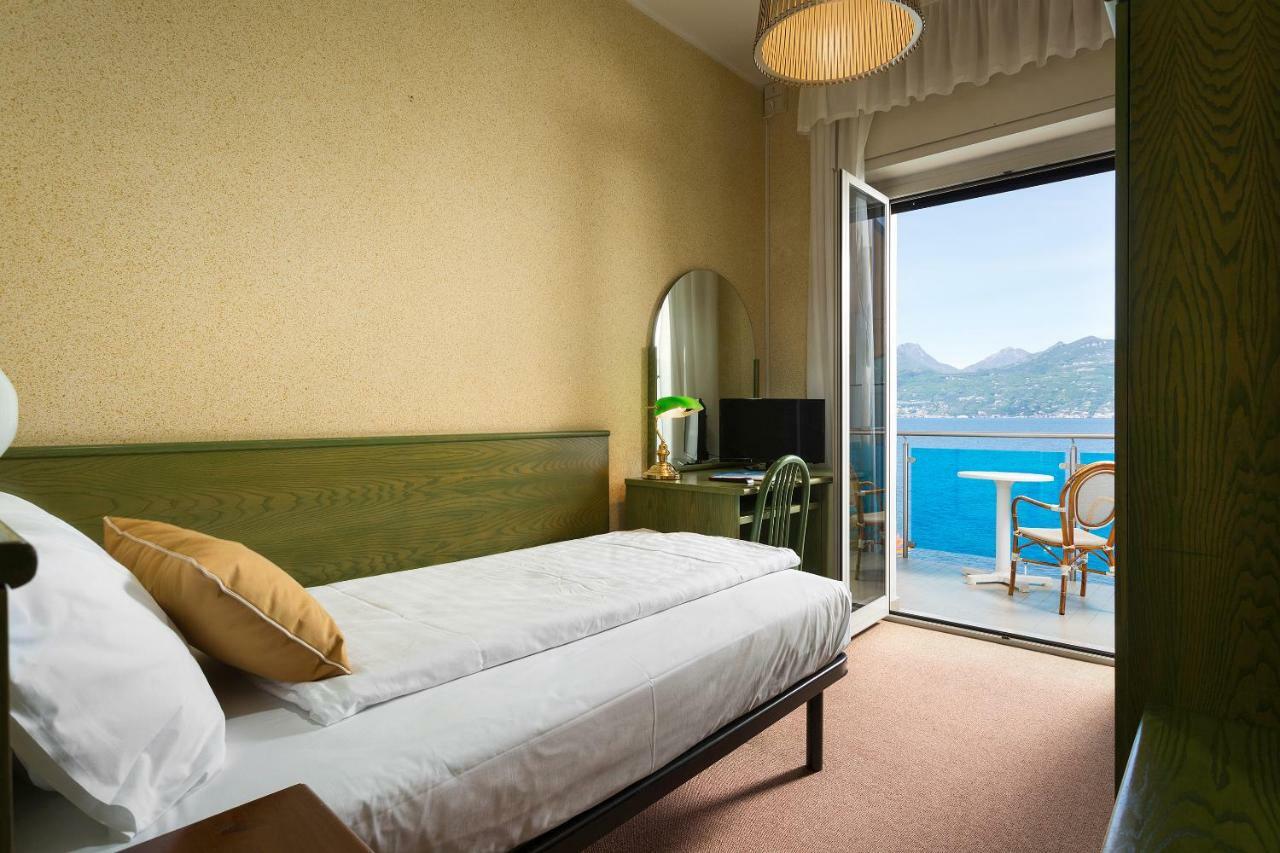 Hotel Caribe - Garda Lake Collection Brenzone sul Garda Eksteriør billede